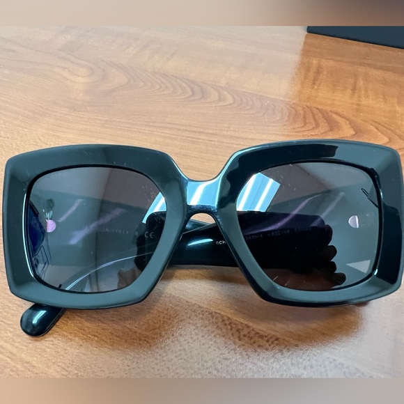 CHANEL RECTANGLE SUNGLASSES - Picture 5 of 10